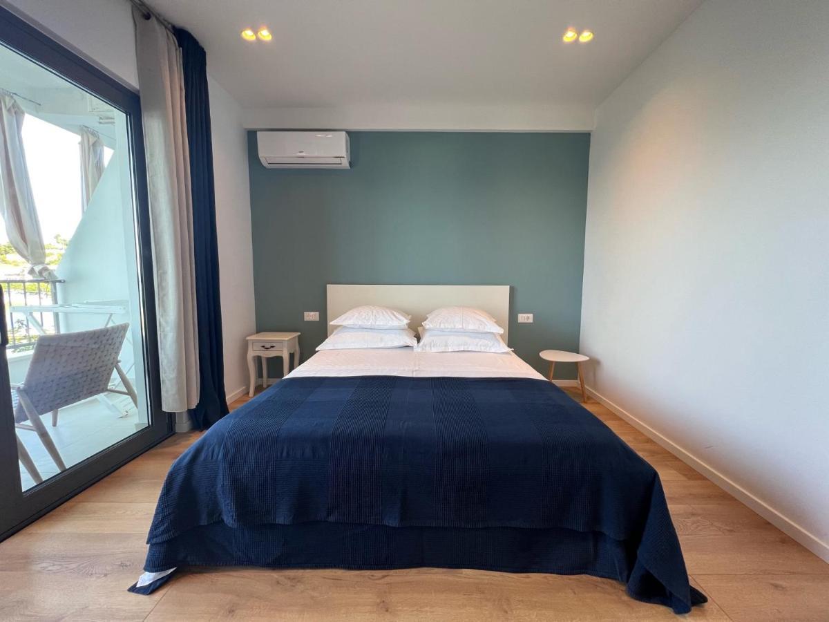 Beachfront Comfort Apartments Sinajko Podgora Kültér fotó