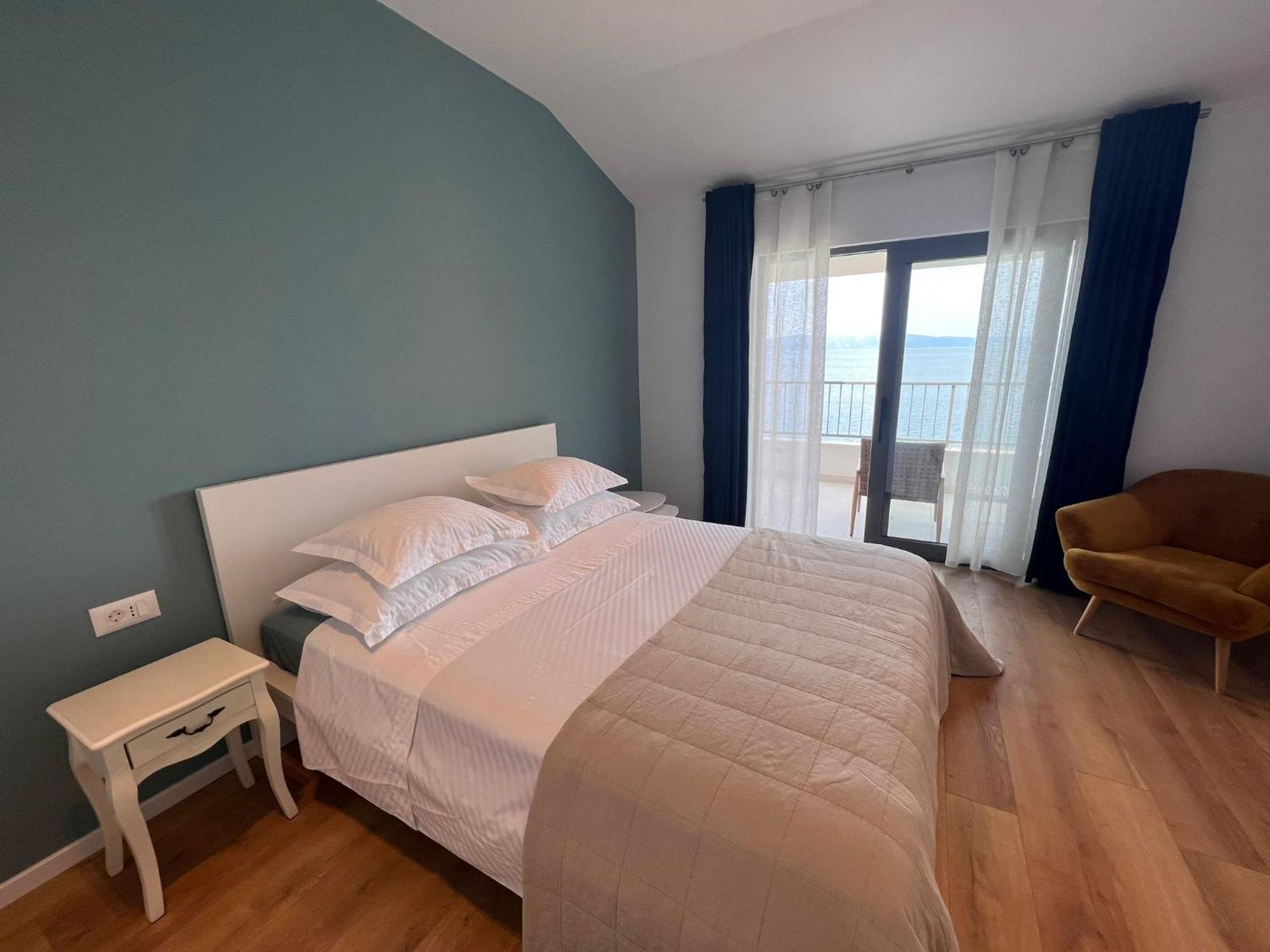 Beachfront Comfort Apartments Sinajko Podgora Kültér fotó